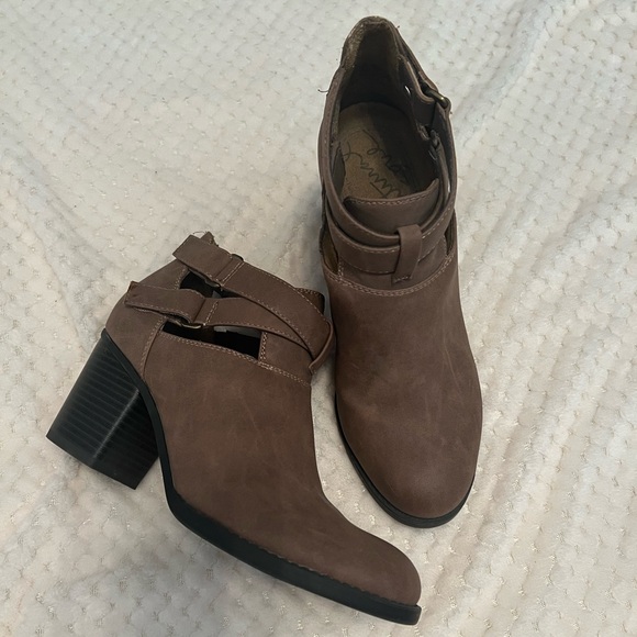 Natural Soul heeled Bootie Size 6 - Picture 3 of 10